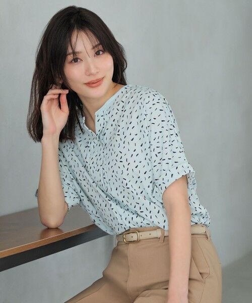 ANY SIS / エニィスィス カットソー | ジョーゼットフロントタック プルオーバー（ライトブルー系幾何学柄）