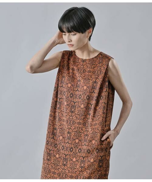 Atraer / アトラエル ミニ丈・ひざ丈ワンピース | アールヌーボーボタニカルプリント サックドレス | 詳細16