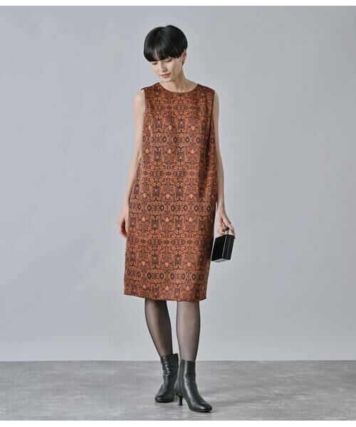 Atraer / アトラエル ミニ丈・ひざ丈ワンピース | アールヌーボーボタニカルプリント サックドレス | 詳細19