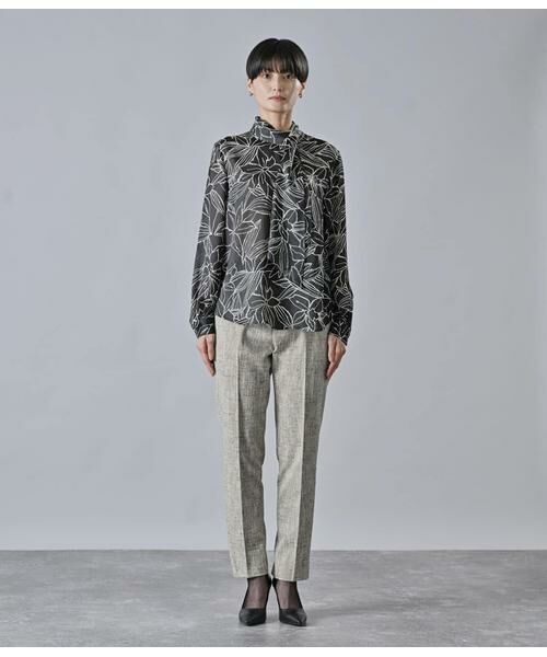 Atraer / アトラエル シャツ・ブラウス | サテン楊柳オーキッドプリント アシンメトリースカーフ風ブラウス | 詳細10