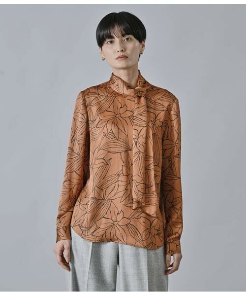 Atraer / アトラエル シャツ・ブラウス | サテン楊柳オーキッドプリント アシンメトリースカーフ風ブラウス | 詳細3