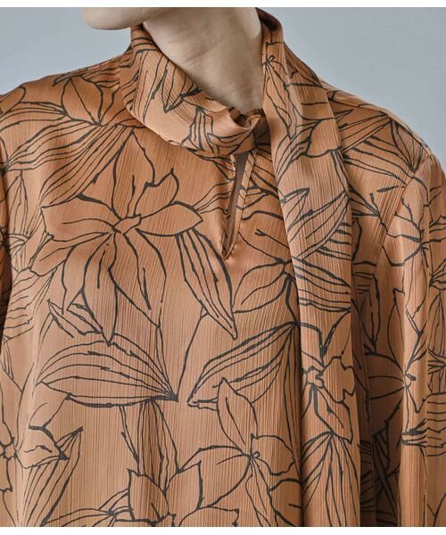 Atraer / アトラエル シャツ・ブラウス | サテン楊柳オーキッドプリント アシンメトリースカーフ風ブラウス | 詳細5