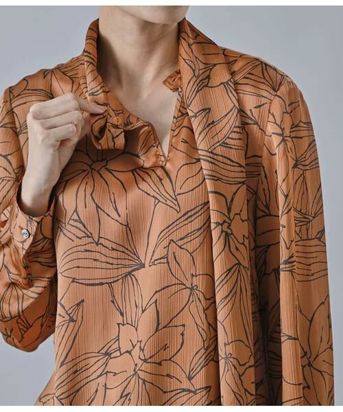 Atraer / アトラエル シャツ・ブラウス | サテン楊柳オーキッドプリント アシンメトリースカーフ風ブラウス | 詳細6