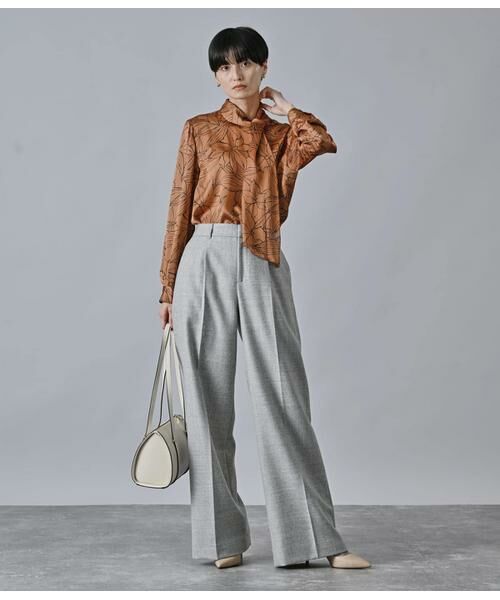 Atraer / アトラエル シャツ・ブラウス | サテン楊柳オーキッドプリント アシンメトリースカーフ風ブラウス | 詳細7