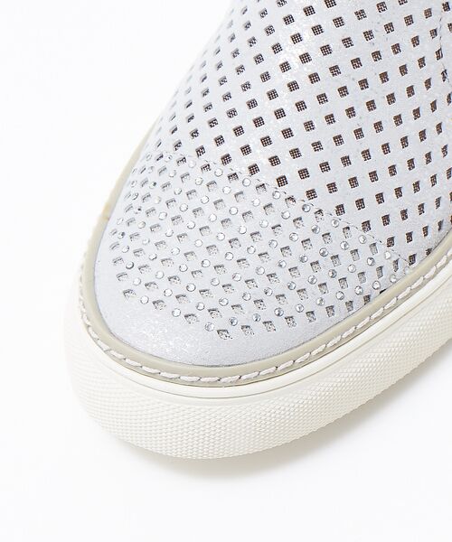 COMMON PROJECTS SLIP ON PERFORATED スニーカー