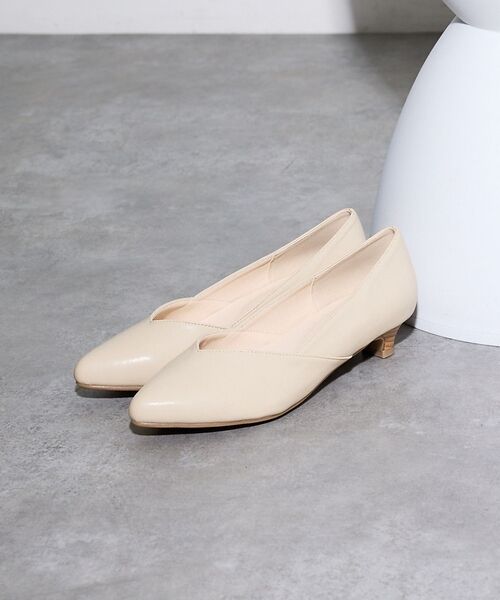 Au BANNISTER / オゥ バニスター パンプス | 【販売店舗限定】Vカットパンプス(アイボリー)