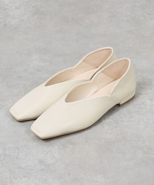 Au BANNISTER / オゥ バニスター フラットシューズ | 【販売店舗限定】スクエアトゥVカットパンプス【予約】（アイボリー）