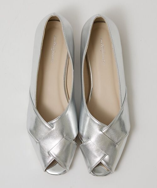 Au BANNISTER / オゥ バニスター フラットシューズ | 【販売店舗限定】グルカモチーフパンプス【予約】（シルバー）