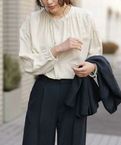 a.v.v / アー・ヴェ・ヴェ シャツ・ブラウス | とろみギャザーバンドカラーブラウス