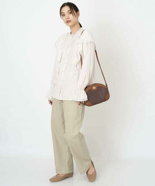 a.v.v / アー・ヴェ・ヴェ シャツ・ブラウス | レースフリルショルダーサテンブラウス | 詳細1