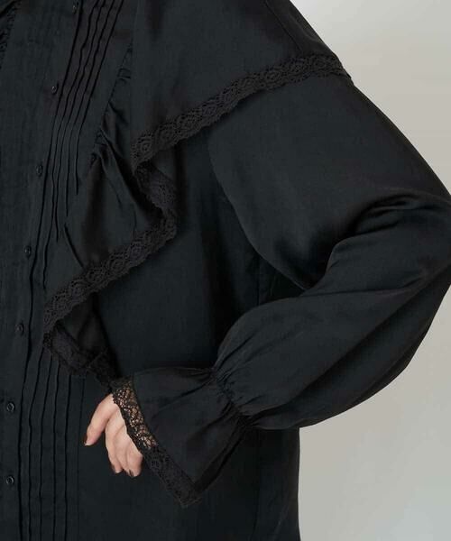 a.v.v / アー・ヴェ・ヴェ シャツ・ブラウス | レースフリルショルダーサテンブラウス | 詳細17