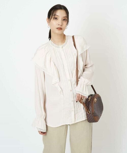 a.v.v / アー・ヴェ・ヴェ シャツ・ブラウス | レースフリルショルダーサテンブラウス | 詳細4