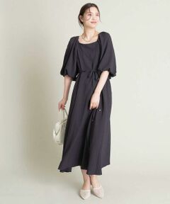 ◆ぱっと着映える夏までワンピ◆<br> <br> 【デザイン】<br> ・スクエアネック×ボリュームスリーブの鮮度を感じるワンピ<br> ・デコルテラインをきれいに見せるスクエアネック<br> ・二の腕が隠れる長めのボリュームスリーブ<br> ・落ち感のある素材でリラックス感がありながらもベルトでメリハリ◎<br> ・共リボン付きでベルト有無で楽しめる2WAY仕様<br> ・上品なベージュと、落ち着いたブラックの2色展開<br> <br> <br> 【素材】<br> ・春夏にちょうど良いライトな生地感<br> ・凹凸感のある柔らかな軽い素材 <br> <br> 【コーディネート】<br> 一枚でぱっと決まるのが嬉しいワンピース。<br> 春先はシアーインナーやカーディガンを合わせて<br> 夏場はジレや小物で遊んでも◎<br> 春先から真夏まで着回し力抜群のアイテムです。 <br> <br> <br> -------------------<br> <br> 透け感：なし<br> 裏地：なし<br> 伸縮性：ややあり<br> 光沢感：なし<br> 生地の厚さ：ふつう<br> <br> --------------------<br> <br> --------------------<br> <br> ≪お気に入り登録機能の使い方≫<br> <br> ■商品のお気に入り登録（ハートマークをクリック）<br> 再入荷通知や値下げ等、お得なご案内を受けることができます。<br> <br> --------------------<br> <br> ※商品画像は、光の当たり具合やパソコンなどの閲覧環境により<br> 実際の色味と異なって見える場合がございます。<br> 商品の色味の目安は商品単体の画像をご参照ください。<br> <br> ※34(XSサイズ)・42(XLサイズ)はWEB・一部限定店舗での販売です。<br>