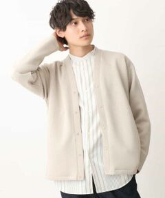 ◆【イージーケア／洗濯機で洗える／ストレッチ】a.v.v大人気商品の「なめらか」シリーズ<br>進化した着やすさ。大人のほめられカーディガン◆<br><br>【デザイン】<br>「しゃれ見え」「くせになる肌触り」「美シルエット」と3拍子揃ったなめらかカーディガン。<br>クリーンな表情の大人見えきれいめカーディガン。<br>スナップボタンがさり気ないデザインアクセントになっており、シームポケット仕様でよりクリーンに進化しました。<br><br>【素材】<br>さらっと感が心地よいタテ目の素材感が上品に見えるダンボール素材。<br>ふくらみのある生地感は柔らかく肌馴染みも良くやみつきになる肌触りです。<br>ご自宅で気軽に洗濯機洗いできるのも嬉しいポイントです。<br><br>【スタイリング】<br>シャツやカットソー合わせなど様々なアイテムに合わせやすい汎用性の高いアイテムです。<br>カーディガンの前ボタンをあけて、ロゴＴやバンドカラーシャツとのレイヤードがオススメです。<br>ボトムはきれい目スタイルであればスラックス合わせ、カジュアルスタイルであればゆとりのあるパンツとあわせるとバランスが良いコーディネートの完成です。<br><br>----------------<br><br>透け感：なし<br>裏地：なし<br>伸縮性：あり<br>光沢感：ややあり<br>生地の厚さ：普通<br><br>----------------<br><br>≪お気に入り登録機能の使い方≫<br><br>■商品のお気に入り登録（ハートマークをクリック）<br>再入荷通知や値下げ等、お得なご案内を受けることができます。<br><br>----------------<br><br>※お使いの液晶環境により、色味が多少異なる場合がございます。予めご了承ください。<br>※サンプルにて撮影しておりますため、お届けの商品と仕様が若干異なる場合がございます。予めご了承ください。