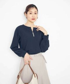 a.v.v / アー・ヴェ・ヴェ カットソー | パール調付スリットネックトップス