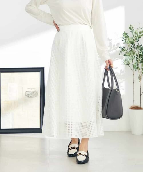 a.v.v / アー・ヴェ・ヴェ ロング・マキシ丈スカート | シアーチェックフレアスカート | 詳細10