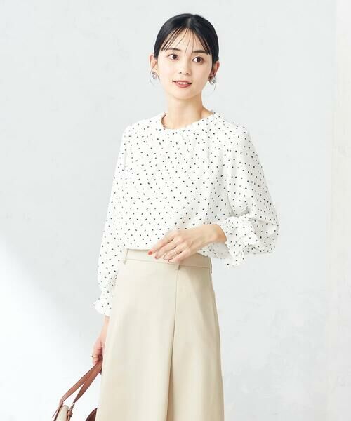 a.v.v / アー・ヴェ・ヴェ シャツ・ブラウス | タックネックブラウス | 詳細1