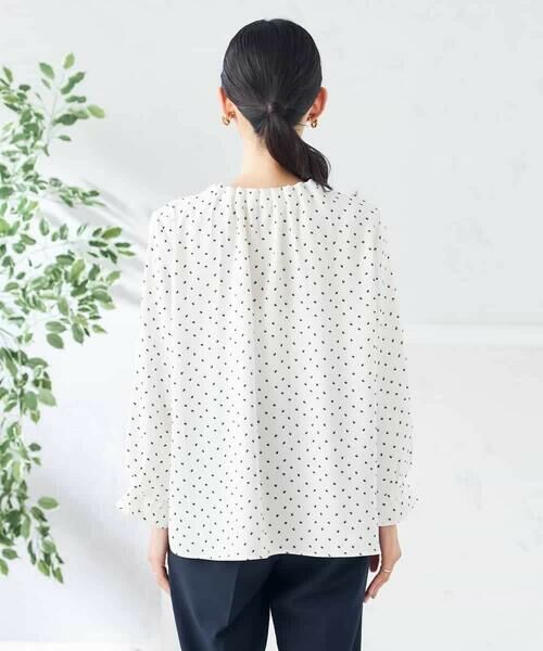 a.v.v / アー・ヴェ・ヴェ シャツ・ブラウス | タックネックブラウス | 詳細18