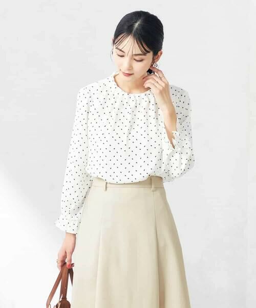 a.v.v / アー・ヴェ・ヴェ シャツ・ブラウス | タックネックブラウス | 詳細2