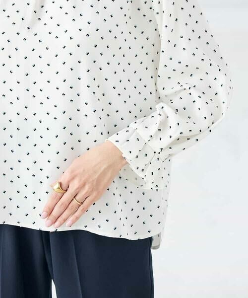 a.v.v / アー・ヴェ・ヴェ シャツ・ブラウス | タックネックブラウス | 詳細20