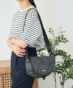 a.v.v / アー・ヴェ・ヴェ メッセンジャーバッグ・ウエストポーチ | ナイロンボディバッグ