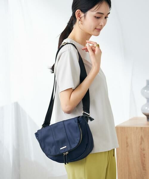 a.v.v / アー・ヴェ・ヴェ メッセンジャーバッグ・ウエストポーチ | ナイロンボディバッグ | 詳細2