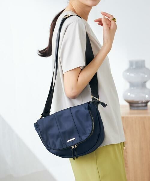 a.v.v / アー・ヴェ・ヴェ メッセンジャーバッグ・ウエストポーチ | ナイロンボディバッグ | 詳細3