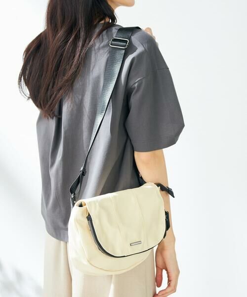 a.v.v / アー・ヴェ・ヴェ メッセンジャーバッグ・ウエストポーチ | ナイロンボディバッグ | 詳細9