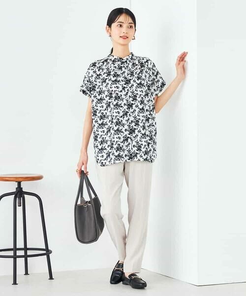 a.v.v / アー・ヴェ・ヴェ シャツ・ブラウス | 花柄ギャザーブラウス | 詳細4