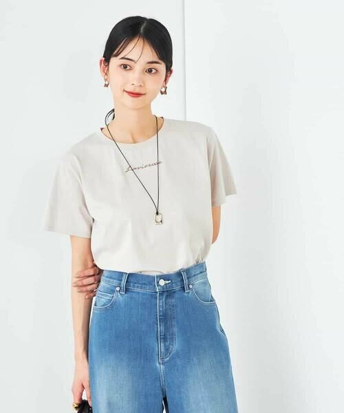 a.v.v / アー・ヴェ・ヴェ カットソー | 【コットン100%】コンパクト刺繍ロゴTシャツ | 詳細1