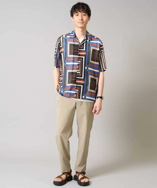 a.v.v / アー・ヴェ・ヴェ シャツ・ブラウス | 【洗濯機で洗える】ビッグ幾何柄 五分袖オープンカラーシャツ | 詳細1