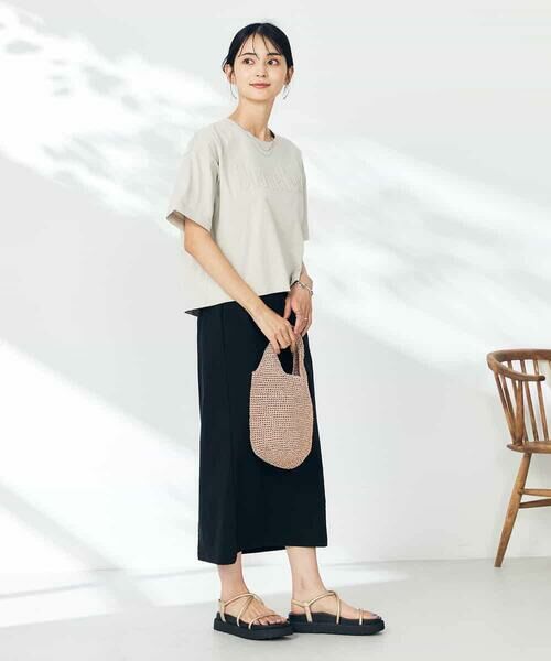 a.v.v / アー・ヴェ・ヴェ カットソー | エンボスロゴクロップドTシャツ | 詳細4