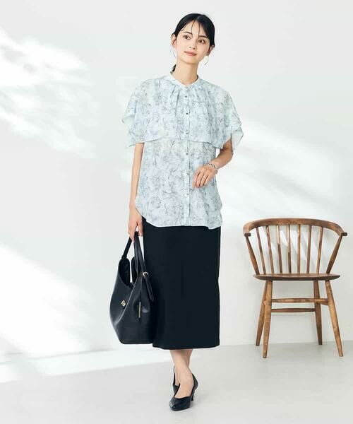 a.v.v / アー・ヴェ・ヴェ シャツ・ブラウス | 線画プリントケープブラウス | 詳細4