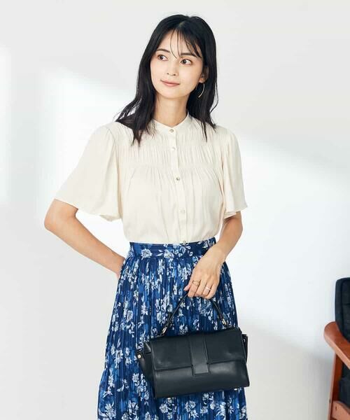 a.v.v / アー・ヴェ・ヴェ シャツ・ブラウス | サテンシャーリングブラウス(アイボリー)