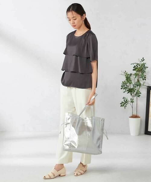 a.v.v / アー・ヴェ・ヴェ シャツ・ブラウス | 【接触冷感/UVカット/吸水速乾/イージーケア】サテンティアードブラウス | 詳細12