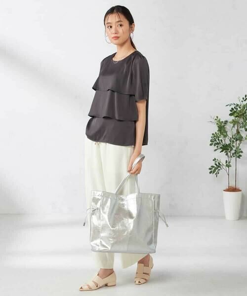 a.v.v / アー・ヴェ・ヴェ シャツ・ブラウス | 【接触冷感/UVカット/吸水速乾/イージーケア】サテンティアードブラウス | 詳細13