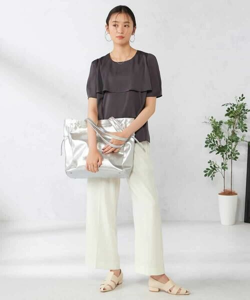 a.v.v / アー・ヴェ・ヴェ シャツ・ブラウス | 【接触冷感/UVカット/吸水速乾/イージーケア】サテンティアードブラウス | 詳細8