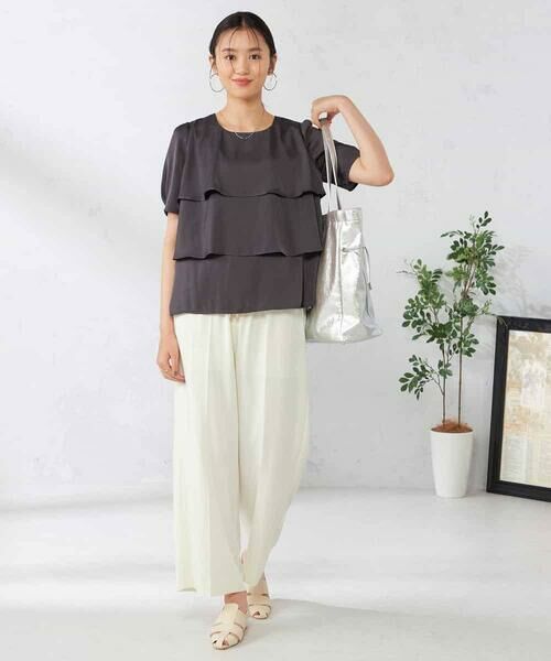 a.v.v / アー・ヴェ・ヴェ シャツ・ブラウス | 【接触冷感/UVカット/吸水速乾/イージーケア】サテンティアードブラウス | 詳細9