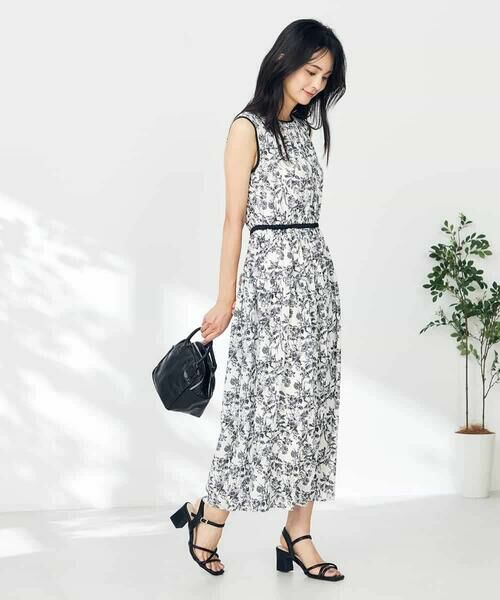 a.v.v / アー・ヴェ・ヴェ ロング・マキシ丈ワンピース | 配色パイピング切り替えワンピース | 詳細1