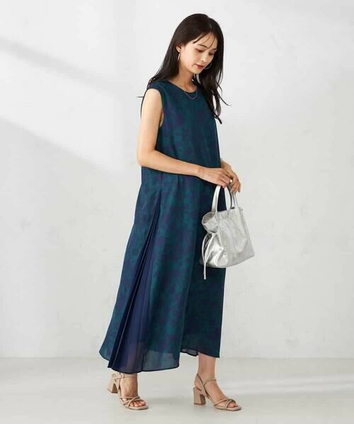 a.v.v / アー・ヴェ・ヴェ ロング・マキシ丈ワンピース | 【洗える】サイドプリーツノースリーブワンピース | 詳細6