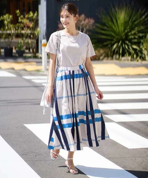 a.v.v / アー・ヴェ・ヴェ ロング・マキシ丈スカート | 【洗濯機で洗える】ビッグチェックボリュームスカート | 詳細1
