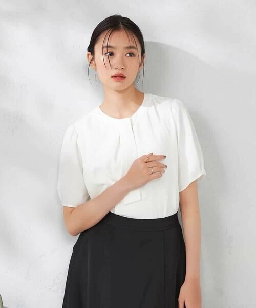 a.v.v / アー・ヴェ・ヴェ シャツ・ブラウス | 【ストレッチ/洗える】チャーム付きボウタイブラウス | 詳細10