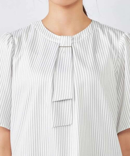 a.v.v / アー・ヴェ・ヴェ シャツ・ブラウス | 【ストレッチ/洗える】チャーム付きボウタイブラウス | 詳細25