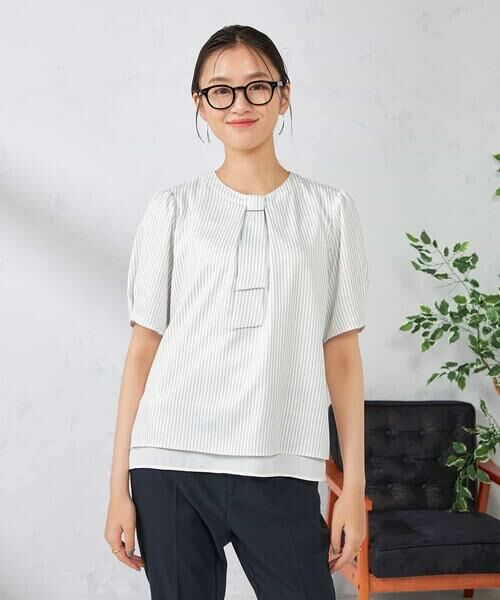 a.v.v / アー・ヴェ・ヴェ シャツ・ブラウス | 【ストレッチ/洗える】チャーム付きボウタイブラウス | 詳細4