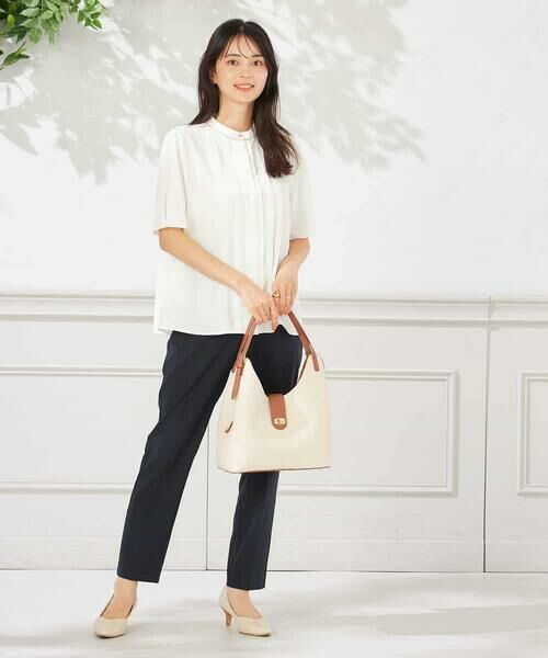 a.v.v / アー・ヴェ・ヴェ シャツ・ブラウス | 【洗える】配色ピンタックブラウス | 詳細11