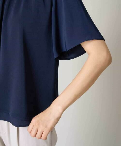 a.v.v / アー・ヴェ・ヴェ シャツ・ブラウス | タックネックフレアブラウス | 詳細17