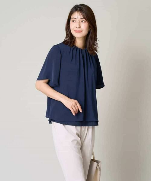 a.v.v / アー・ヴェ・ヴェ シャツ・ブラウス | タックネックフレアブラウス | 詳細2