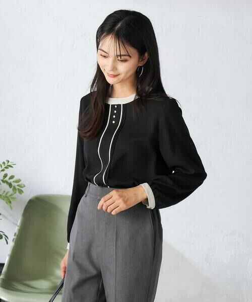 a.v.v / アー・ヴェ・ヴェ シャツ・ブラウス | 【洗える】バイカラーピンタックブラウス | 詳細7