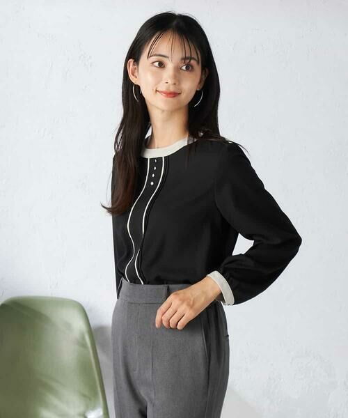 a.v.v / アー・ヴェ・ヴェ シャツ・ブラウス | 【洗える】バイカラーピンタックブラウス | 詳細8