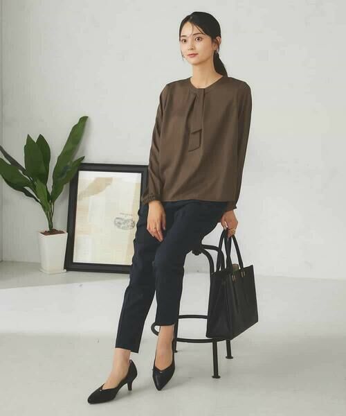 a.v.v / アー・ヴェ・ヴェ シャツ・ブラウス | 【マシンウォッシャブル】チャーム付きボウタイブラウス | 詳細15